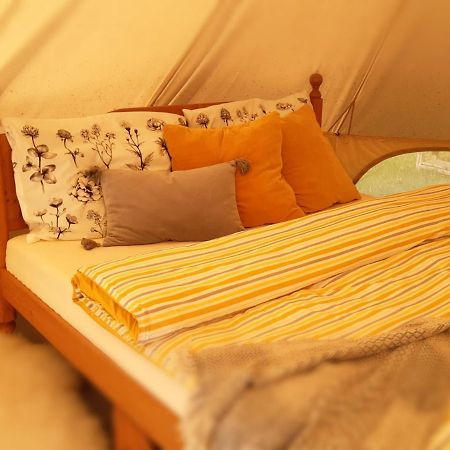 Glamping V Sadu Hotel Sadska Luaran gambar