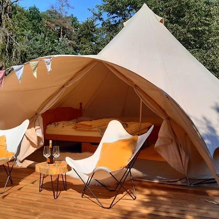 Glamping V Sadu Hotel Sadska Luaran gambar